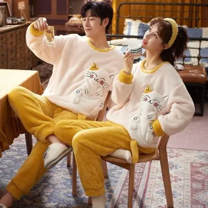 Pyjama Couple Chat